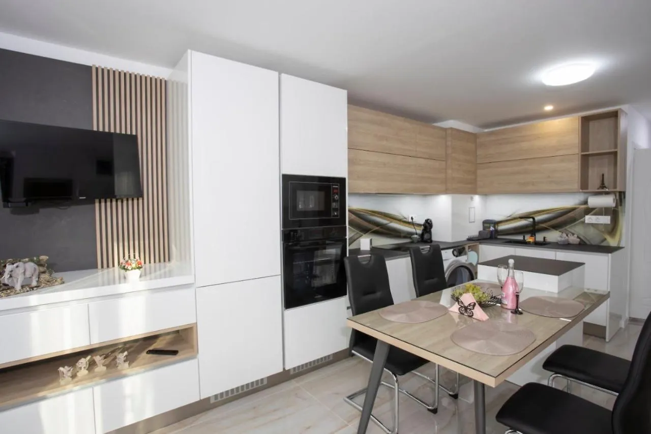Apartmán Апартамент За Гости Ивви-1 Burgas City 0*,  Bulharsko